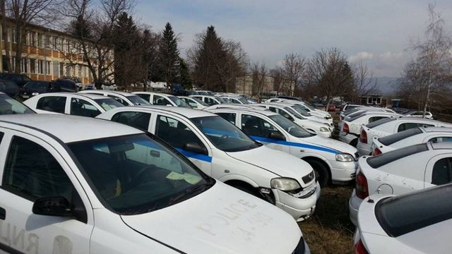 СДВР пуска патрулки на търг