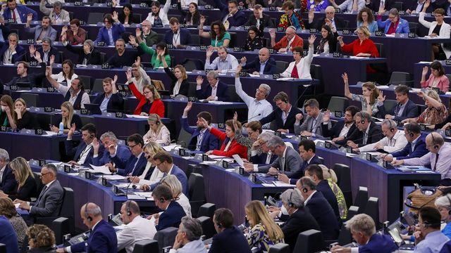 Az Európai Parlament hozzájárult az uniós védettségi igazolványok érvényességének meghosszabításához