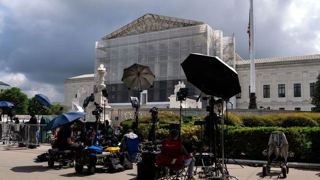 US Supreme Court maintains block on Trump deportations under wartime law