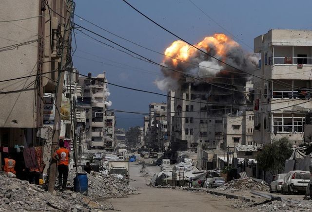 Los tanques israelíes irrumpen en el último bastión de Hamás en Gaza en busca de los rehenes