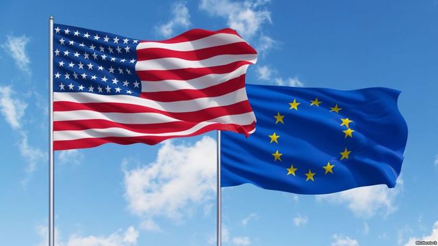 Рубль на торгах укрепился перед рассмотрением США новых антироссийских санкций