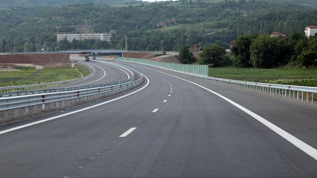 Пускат движението по още 6,5 км от магистрала „Струма“, премиерът Борисов пътува към Благоевград