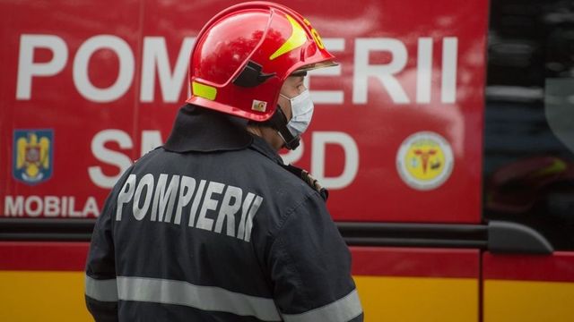 Mașina unui șef din Poliție, incendiată