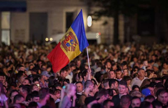 Analiză Promo-LEX: Discursul de ură, tot mai utilizat în campania electorală pentru parlamentare