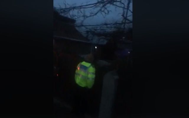 Polițiști din Suceava atacați cu topoarele, în noaptea de Înviere