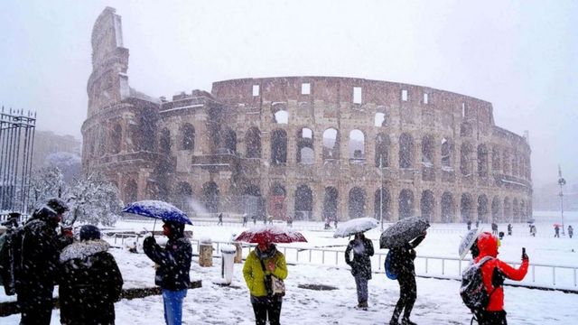 Italia, afectată de ninsori, frig, furtuni și inundații. Școlile din multe orașe au fost închise