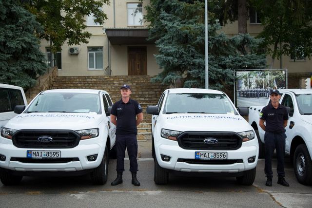 Angajații Poliției de Frontieră au primit nouă automobile noi de serviciu