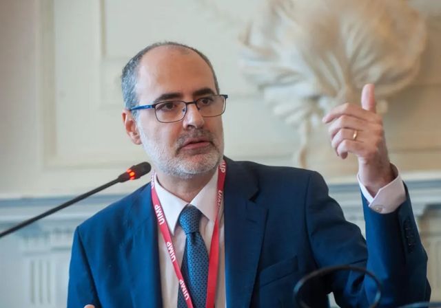 Director general de CECA: «El sector bancario español afronta los riesgos geopolíticos en un momento de fortaleza»