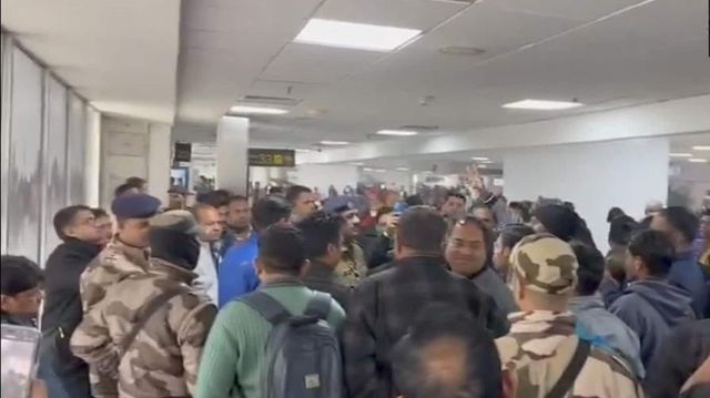 IndiGo passengers protest, raise slogans after airline cancels Deoghar-bound flight