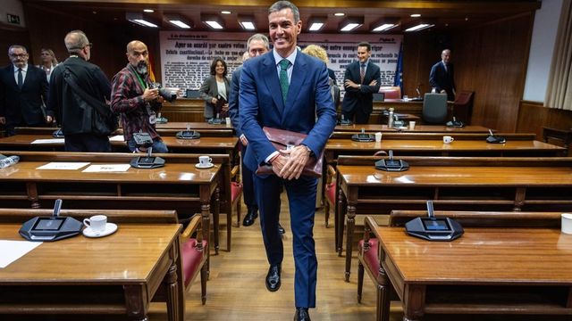 Arde una furgoneta en la pedanía de Cobatillas, en Murcia