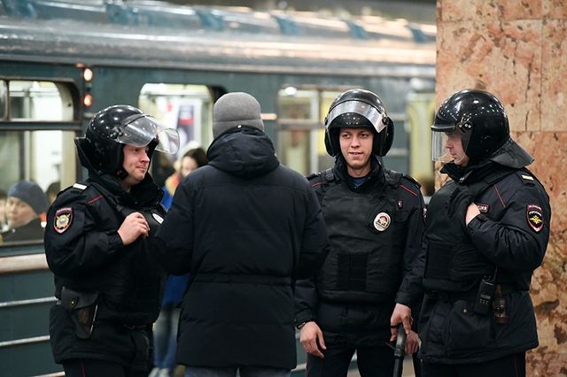 Приезжий открыл стрельбу на станции московского метро