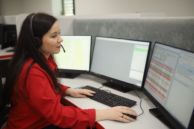 Serviciul 112 a primit apeluri false generate de roboți și inteligență artificială. Ce spune Ministerul de Interne