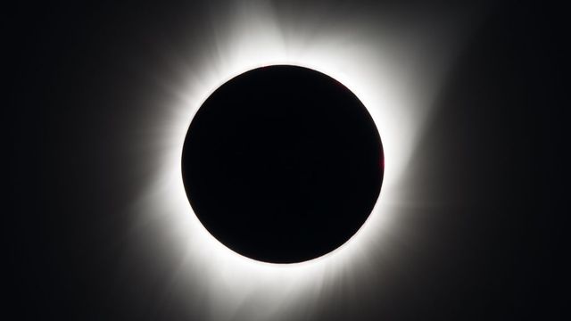 Astăzi se produce o eclipsă totală de soare, ultima din 2020