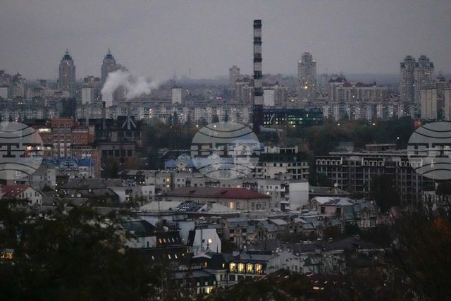 Руска въздушна атака в Киев, има щети по сгради