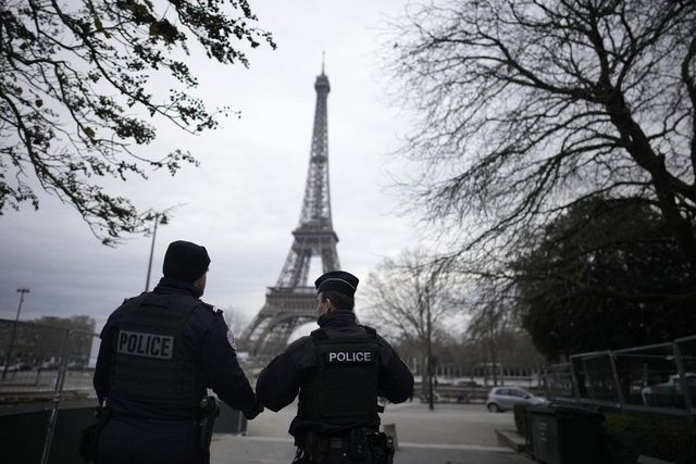 Parigi, uomo minaccia di farsi esplodere nel consolato iraniano