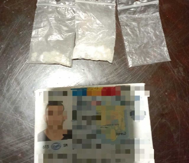 Percheziții într-un dosar de droguri și act sexual cu un minor, în Satu Mare