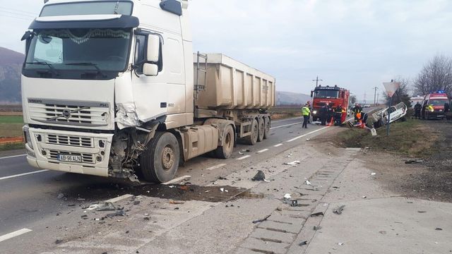 Doi morți într-un grav accident la Cluj