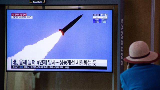 Új rakéta-sorozatvetőt tesztelt Észak-Korea