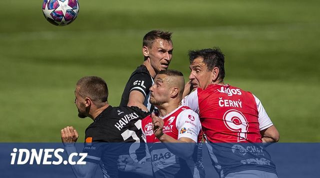 Fotbalisté Budějovic porazili Pardubice a doma vyhráli po šesti zápasech