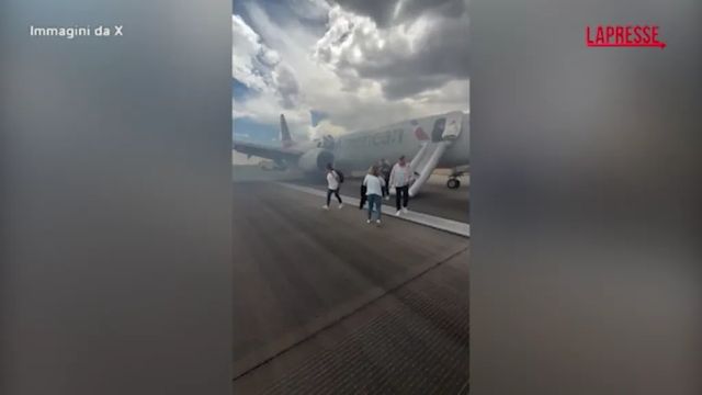 Guasto in fase decollo, aereo dell'American Airlines evacuato su pista