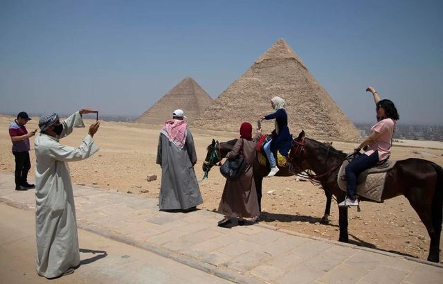 Egiptul îi transmite lui Elon Musk că piramidele sale nu au fost construite de extratereștri