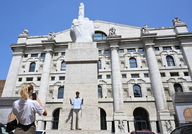 Piazza Affari debole, Ftse Mib in calo e Leonardo in difficoltà