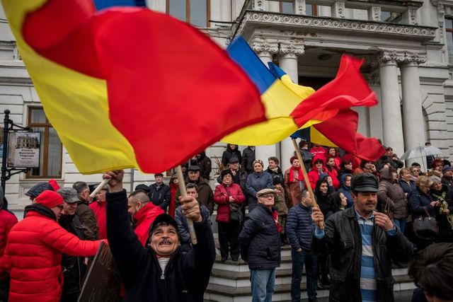 Sindicatele din educație amenință cu proteste