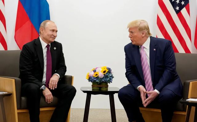 Papa Leon a discutat la telefon cu președintele Rusiei, Vladimir Putin