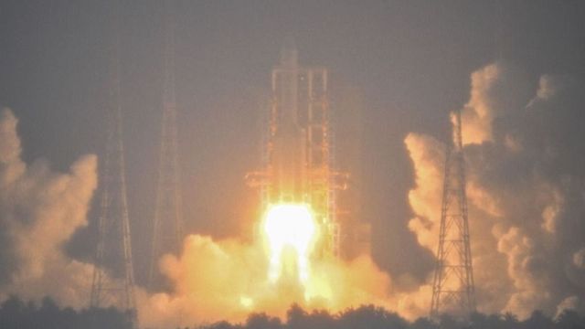 Elindult a kínai űrhajó a Hold sötét oldalára