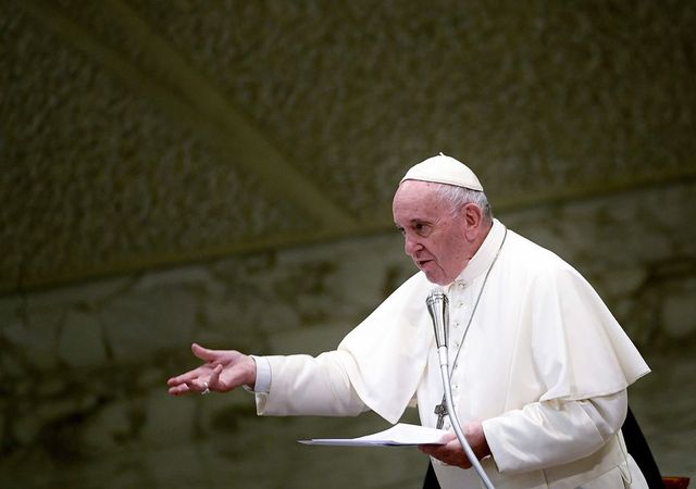 Papa: ​Chiesa senza frontiere crea ponti di solidarietà al posto di barriere