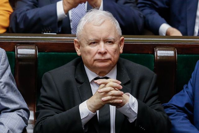 Jaroslaw Kaczynski spune că accidentul în care a murit fratele său geamăn, fostul președinte al Poloniei, a fost un atentat rus