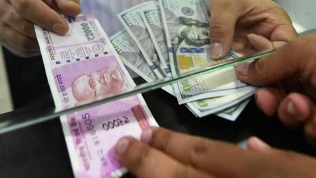 Rupee falls 17 paise to close at 68.71 against dollar on rising crude, capital outflow