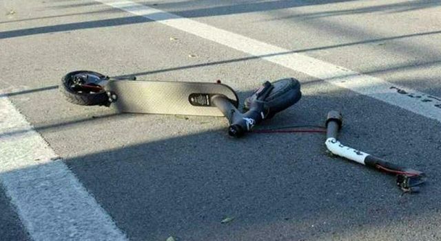 Scontro monopattino-auto, muore ventenne a Milano