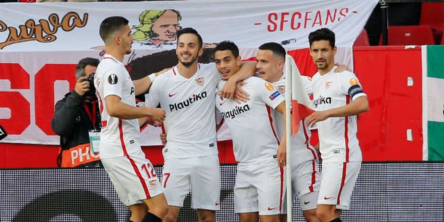 Mustafi, Sokratis head Arsenal into Europa League last 16