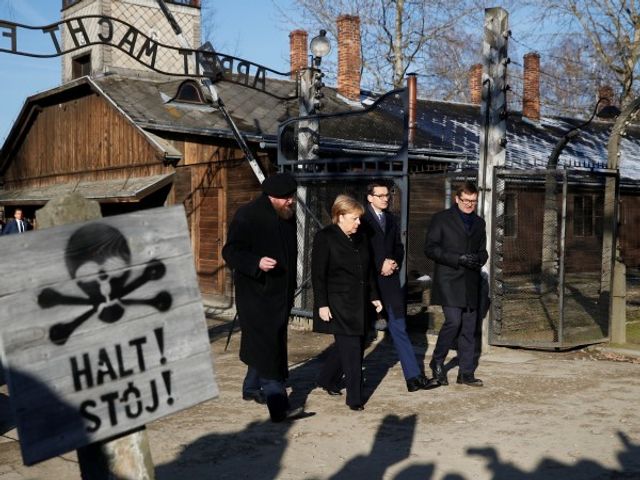Меркел е на първо посещение в нацисткия лагер на смъртта "Аушвиц"