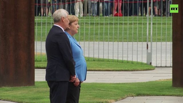 Меркел пак трепери неконтролируемо
