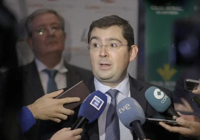 El director de Economía del Banco de España dimite horas después de presentar el informe anual