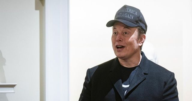 Musk dă în judecată Apple și OpenAI, acuzând practici anticoncurențiale