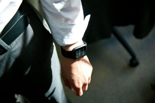 Un polițist local din Cluj a agresat un supraveghetor după ce a fost prins copiind în timpul unui examen