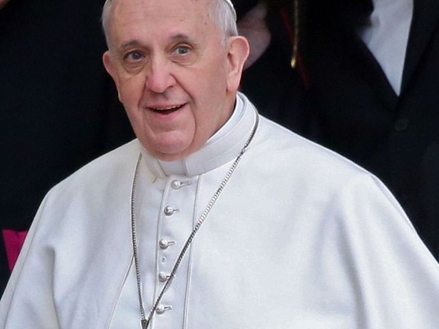 Cu masca pe față, Papa Francisc s-a rugat pentru victimele pandemiei