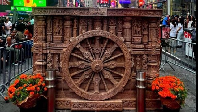 Vikas Khanna unveils Konark Sun Temple replica at Times Square, Navin Patnaik expresses gratitude