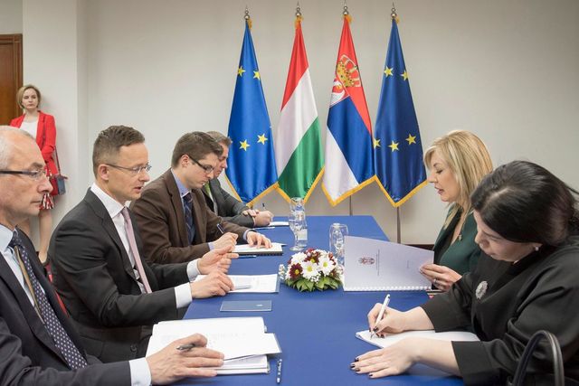 Magyarország érdeke az erős Szerbia