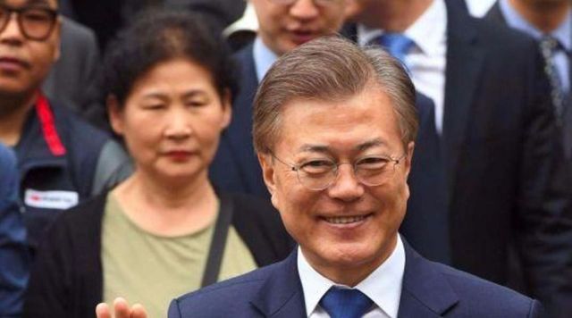 Alle elezioni in Corea del Sud ha stravinto il partito del presidente Moon Jae-In