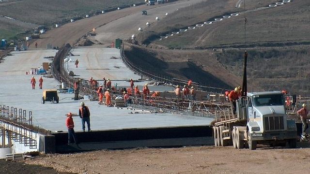 Au fost desemnați câștigătorii pentru construcția a încă 54,9 kilometri din Autostrada Transilvania