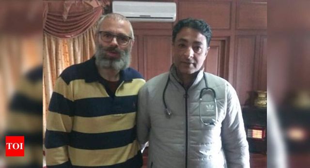 Another picture of Omar Abdullah sporting unkempt beard surfaces on social media
