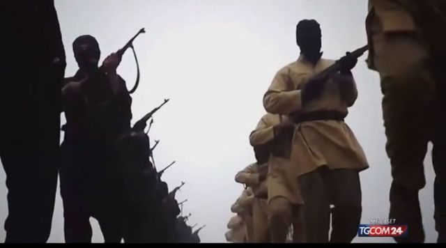 Espulso gambiano vicino all'Isis, via in 54 nel 2023