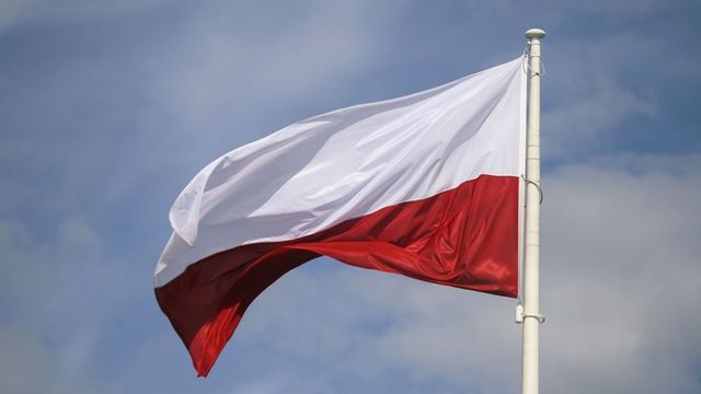 Полша вдигна бойни самолети заради руски дронове