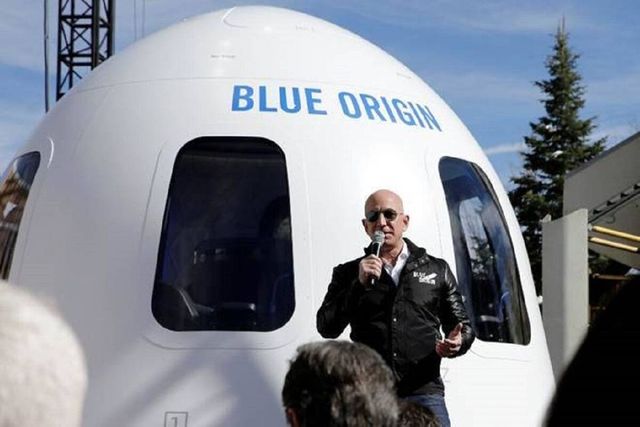 Jeff Bezoz Reveals Rocket Engine by His Space Company Blue Origin That Will Take First Woman to Moon