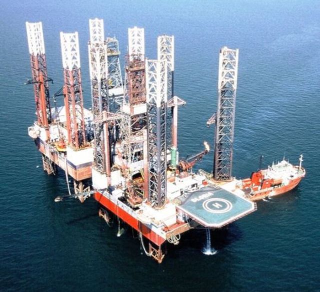 Cea mai veche platforma petroliera din Marea Neagra va ajunge la fier vechi, de 1 mai