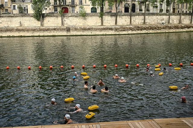 París vuelve a nadar en el Sena después de más de un siglo